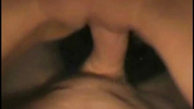 HD : Tuļaka sieviete izmanto savu dildo Cool porno filmas