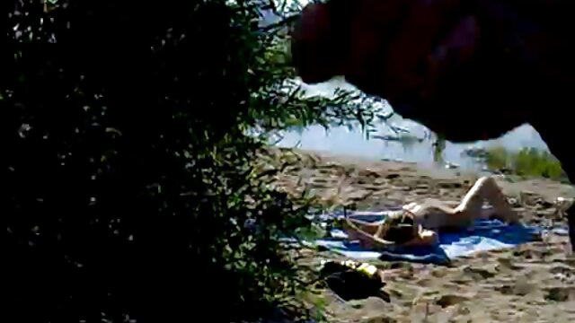 HD :  Tik glīta brunete meitene sasmīdina viņa melno puisi mājās Bezmaksas porno filmas 